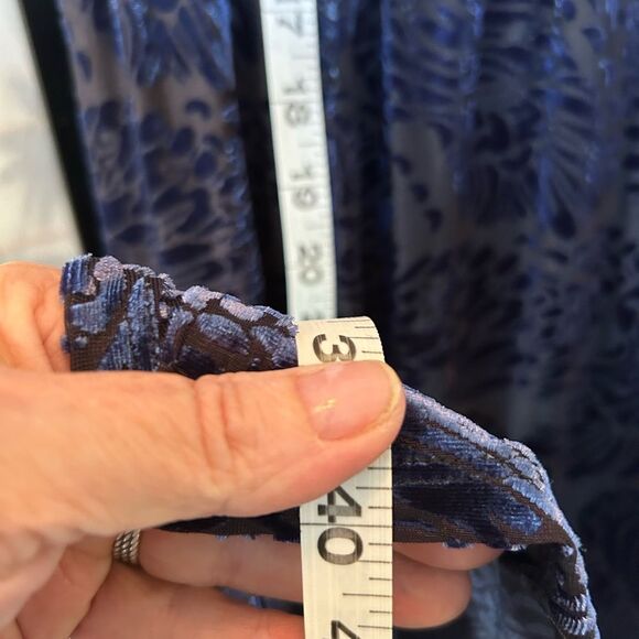 Torrid NAVY Blue Purple Print Velvet V-Neck Short Sleeve keyhole Dress Size 1X - Picture 10 of 12